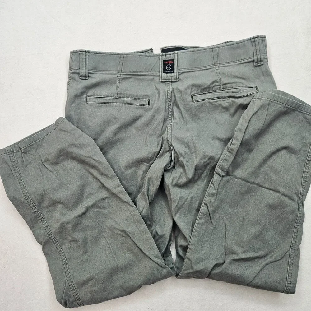 Wrangler ATG Men's 32x30 Sage Green Cargo Pants All Terrain Gear Cotton Blend